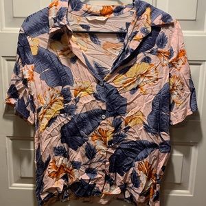 TIKI inspired blouse from SHEIN! Size L but fits like a M
